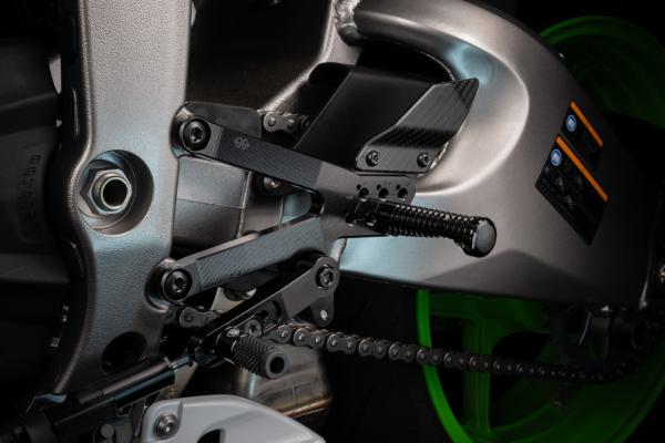 Fußrastenanlage FXR schwarz Kawasaki ZX6-R (2023-)